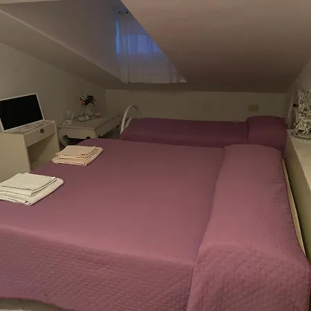 La Mansarda Bed & Breakfast *